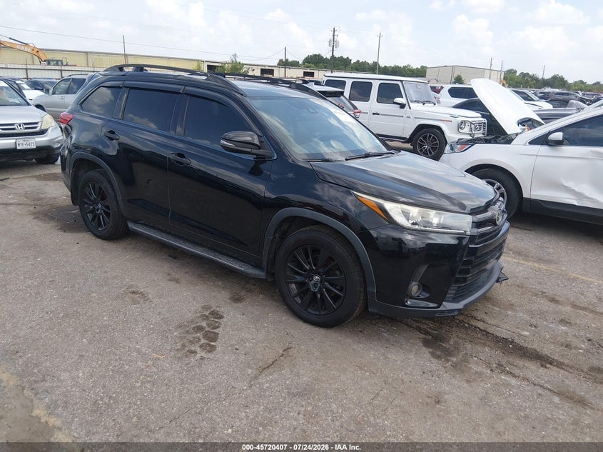 2017 TOYOTA HIGHLANDER SE | 5TDKZRFH9HS187652 | UPCARS