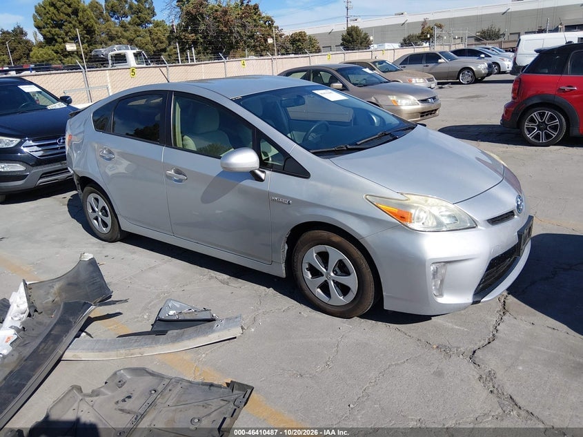 2015 TOYOTA PRIUS TWO | JTDKN3DU4F0455435 | UPCARS