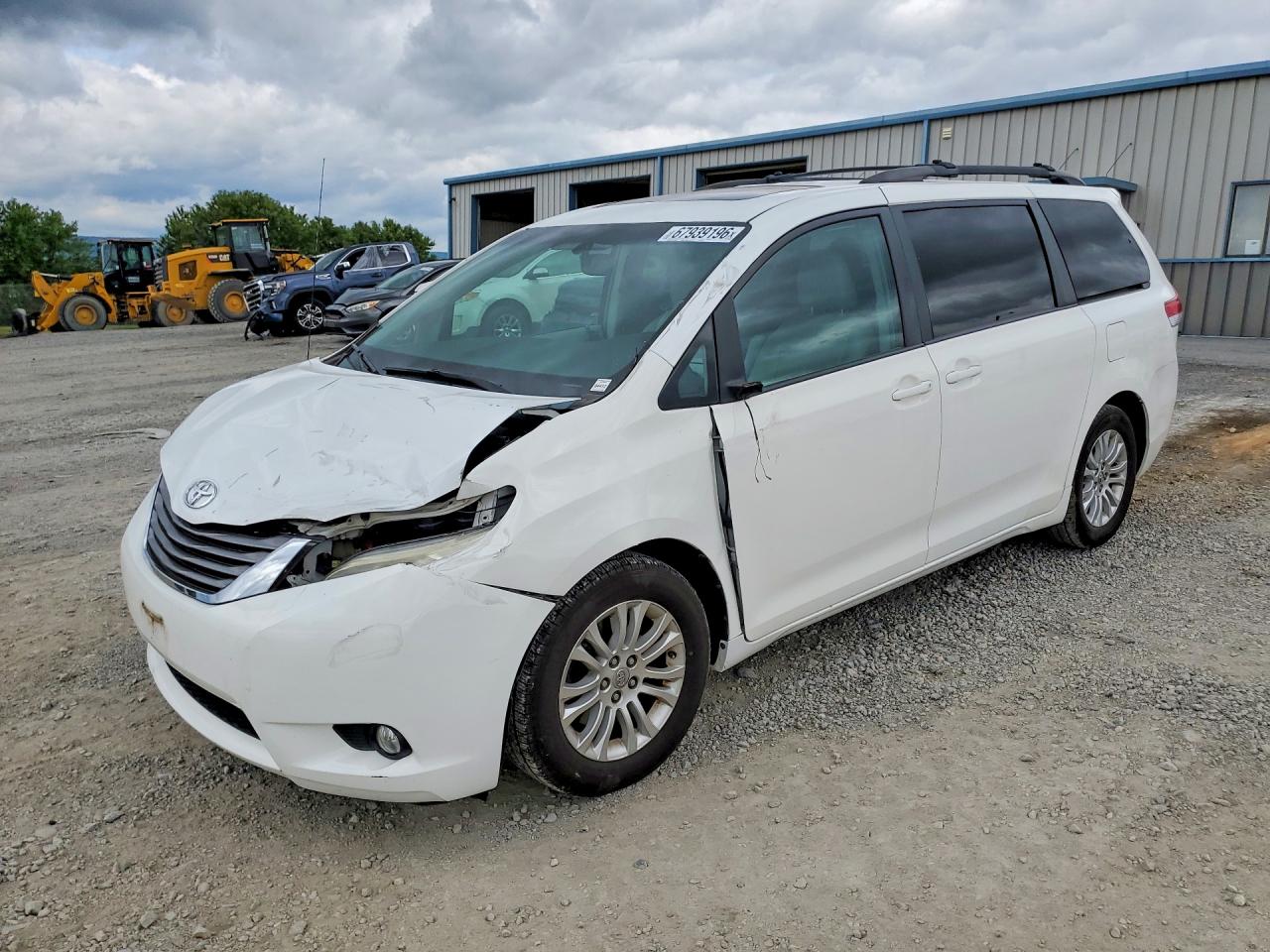 2013 TOYOTA SIENNA XLE 8-PASSENGER | 5TDYK3DC1DS350677 | UPCARS