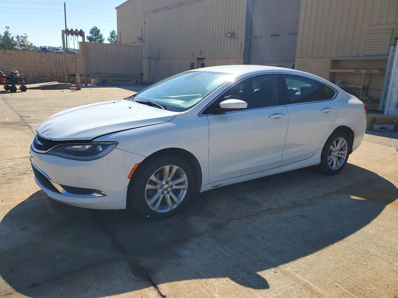 2015 CHRYSLER 200 LIMITED | 1C3CCCAB5FN642803 | UPCARS