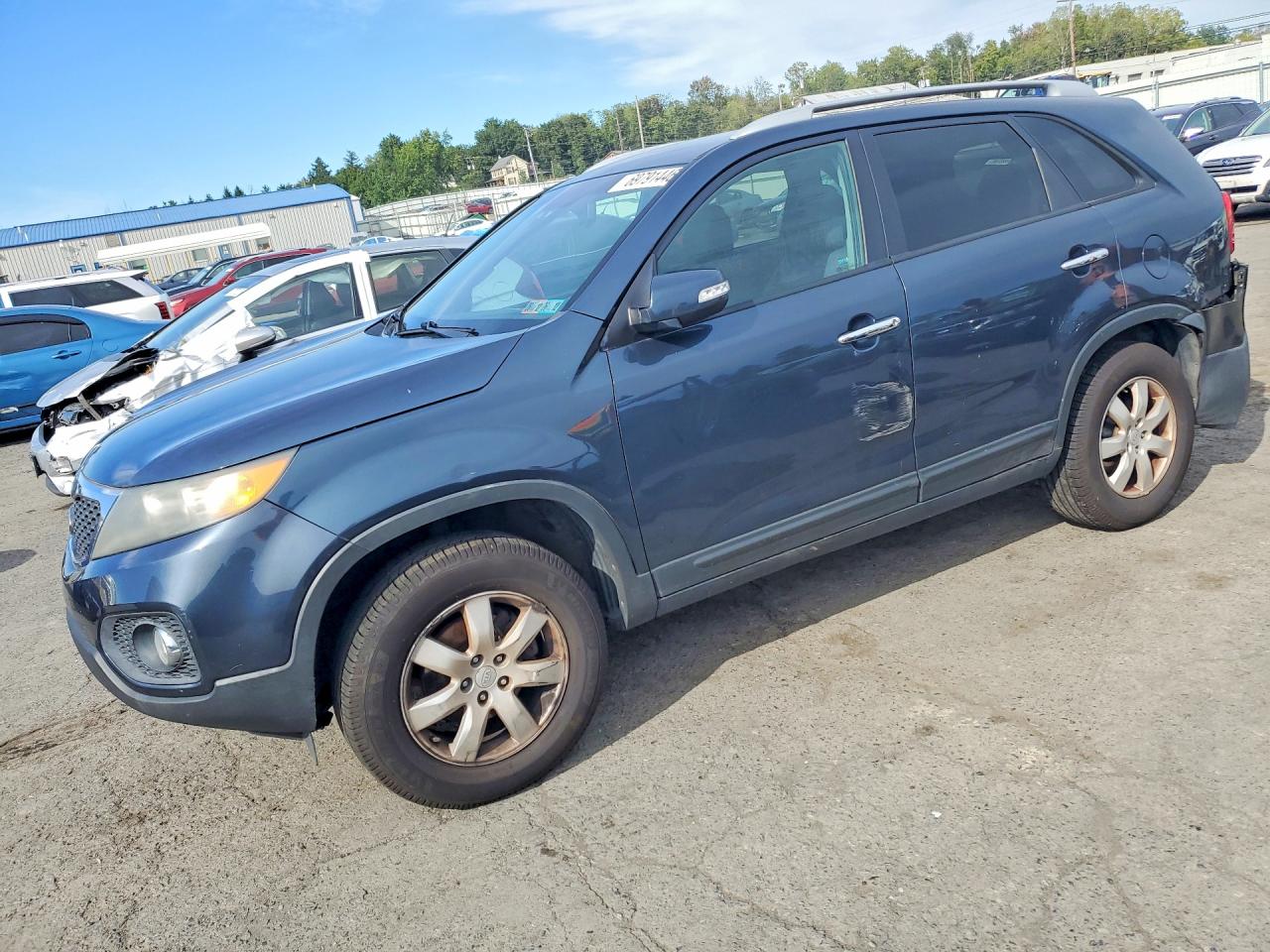 2011 KIA SORENTO LX | 5XYKT3A19BG186076 | UPCARS
