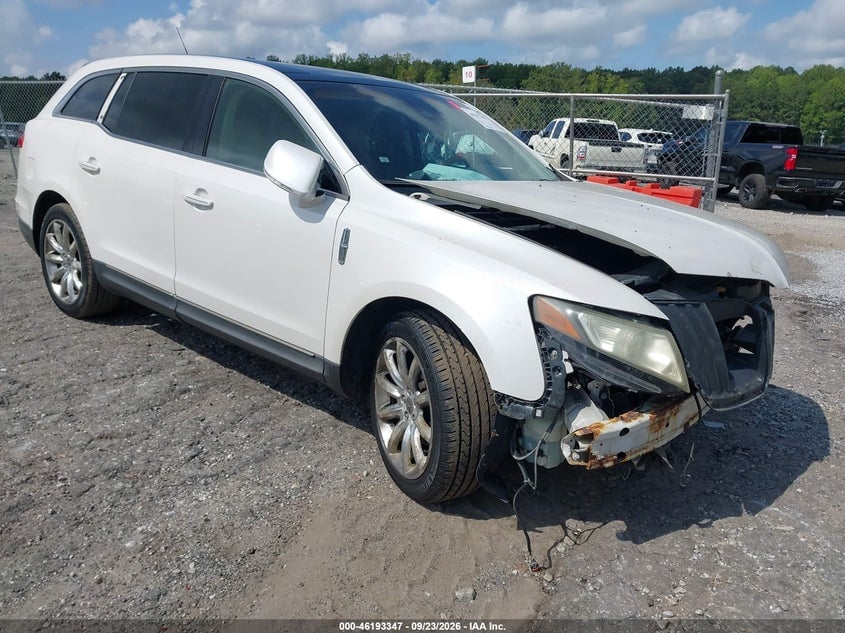 2011 LINCOLN MKT | 2LMHJ5FR5BBJ52991 | UPCARS