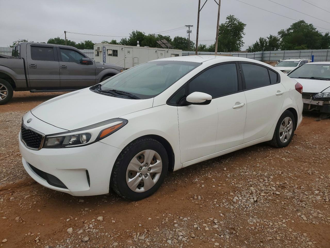 2017 KIA FORTE LX | 3KPFK4A77HE077331 | UPCARS