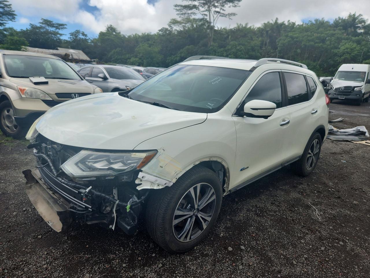 2017 NISSAN ROGUE SL | 5N1ET2MT3HC768851 | UPCARS