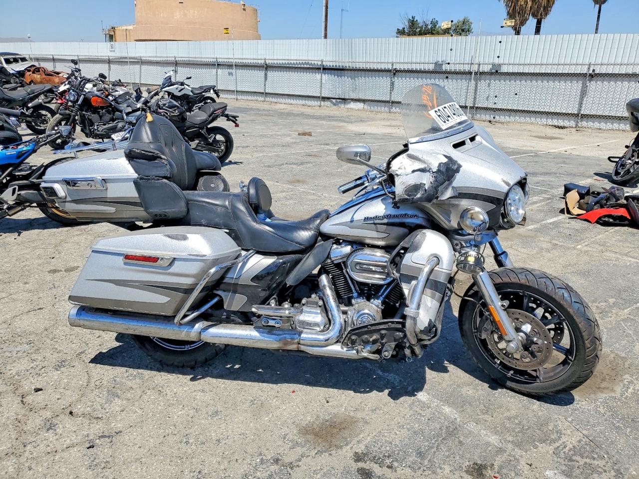 2017 HARLEY-DAVIDSON FLSE CVO LIMITED | 1HD1TEF36HB950419 | UPCARS