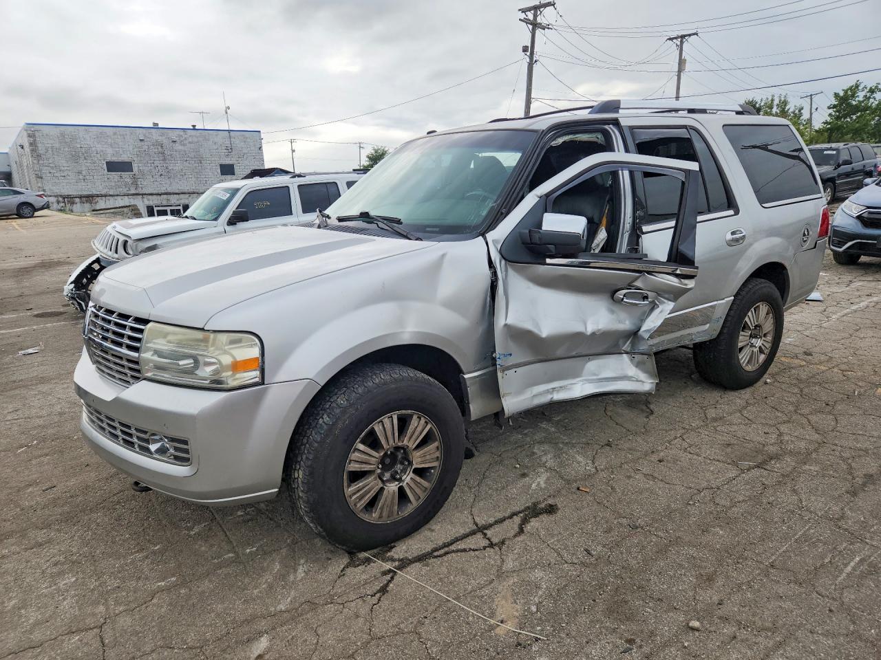 2010 LINCOLN NAVIGATOR | 5LMJJ2J57AEJ07275 | UPCARS