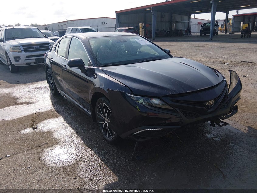 2022 TOYOTA CAMRY SE | 4T1G11AK8NU647985 | UPCARS