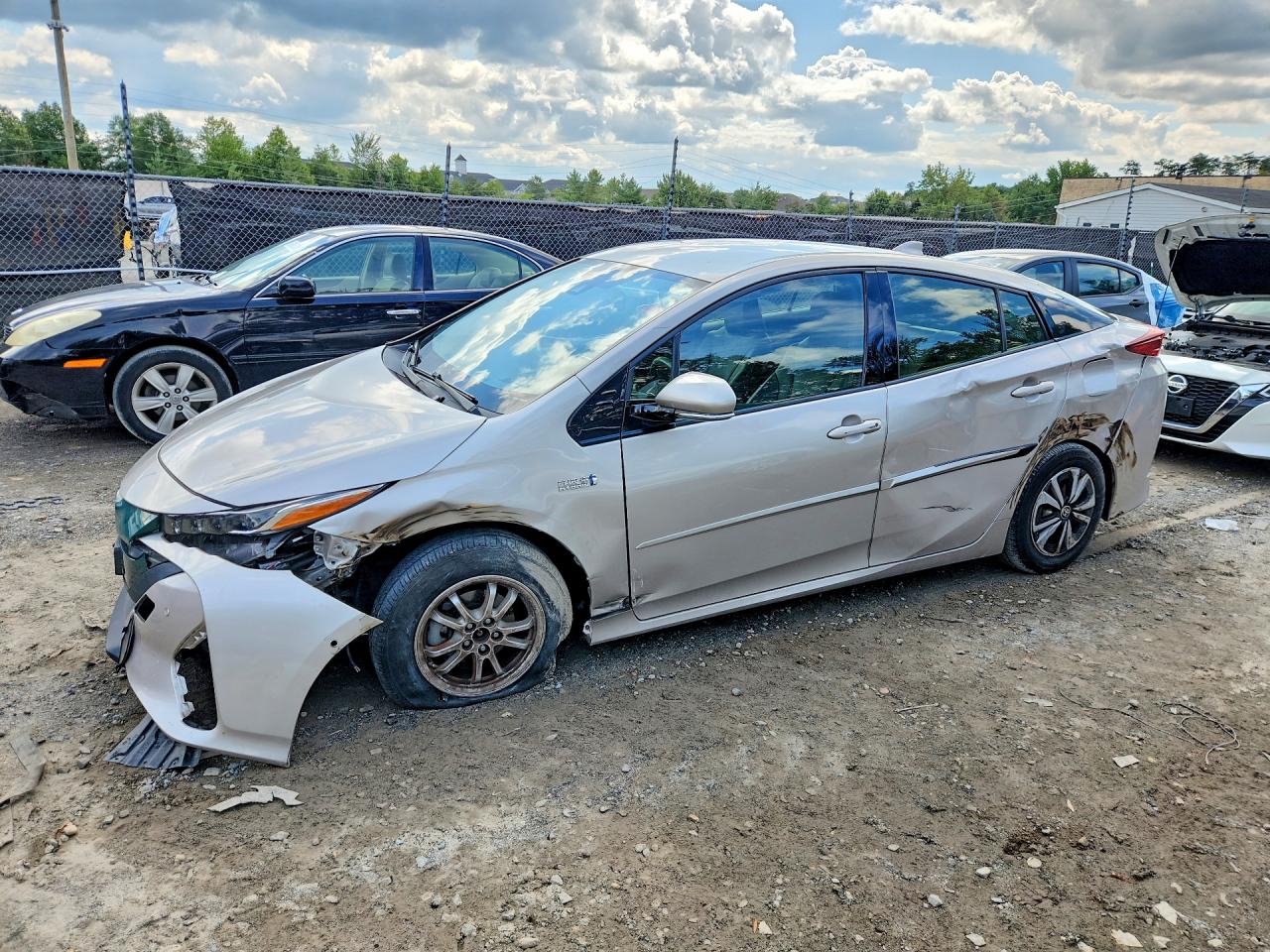 2017 TOYOTA PRIUS ADVANCED | JTDKARFP4H3006327 | UPCARS