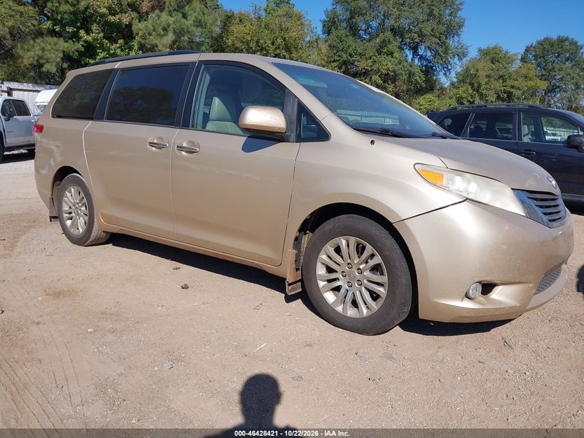 2014 TOYOTA SIENNA XLE V6 8 PASSENGER | 5TDYK3DC9ES518857 | UPCARS