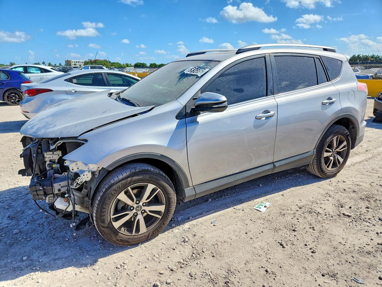 2018 TOYOTA RAV4 XLE | JTMWFREV9JD133075 | UPCARS