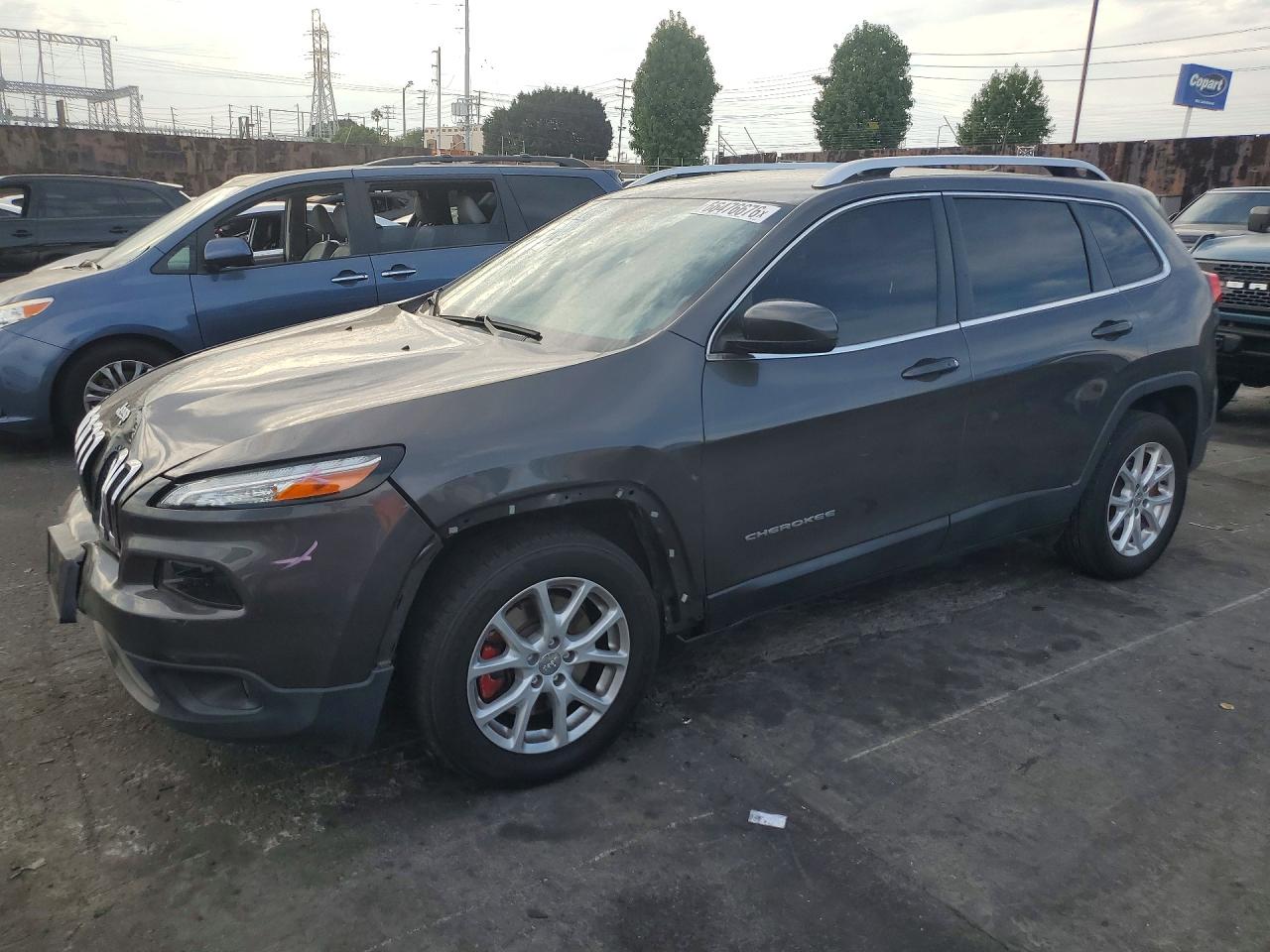 2018 JEEP CHEROKEE LATITUDE PLUS | 1C4PJLLB2JD557657 | UPCARS