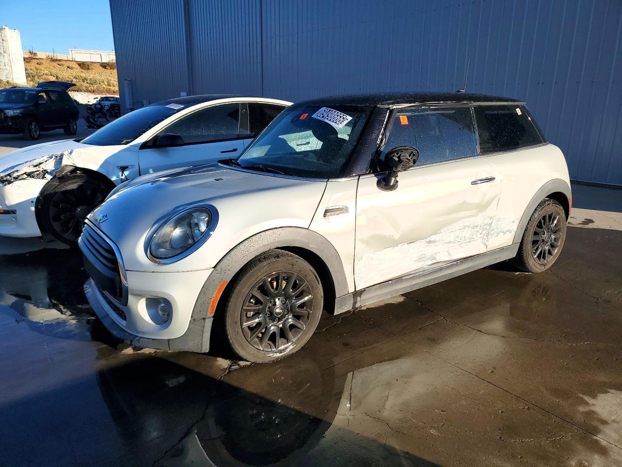2017 MINI COOPER | WMWXP5C34H2F61086 | UPCARS