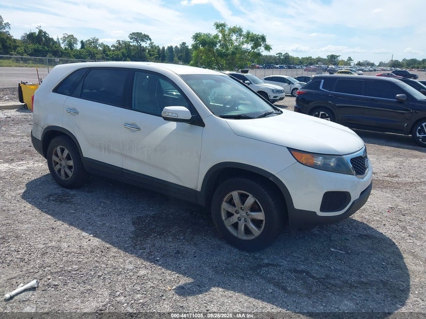 2013 KIA SORENTO LX | 5XYKT3A15DG375424 | UPCARS