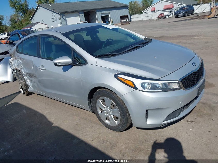 2018 KIA FORTE LX | 3KPFL4A72JE214291 | UPCARS