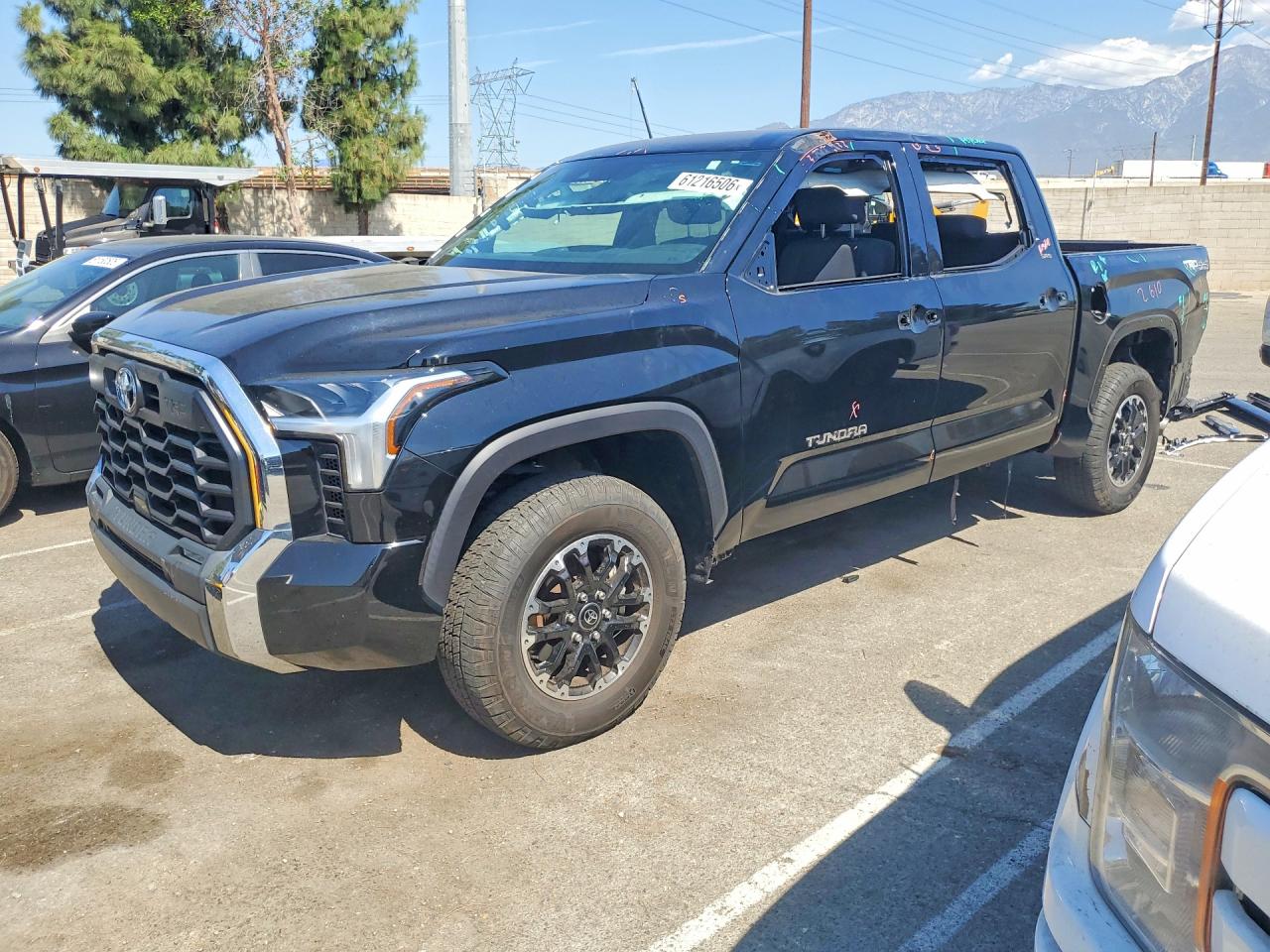 2025 TOYOTA TUNDRA SR5 | 5TFLA5DB6SX243521 | UPCARS