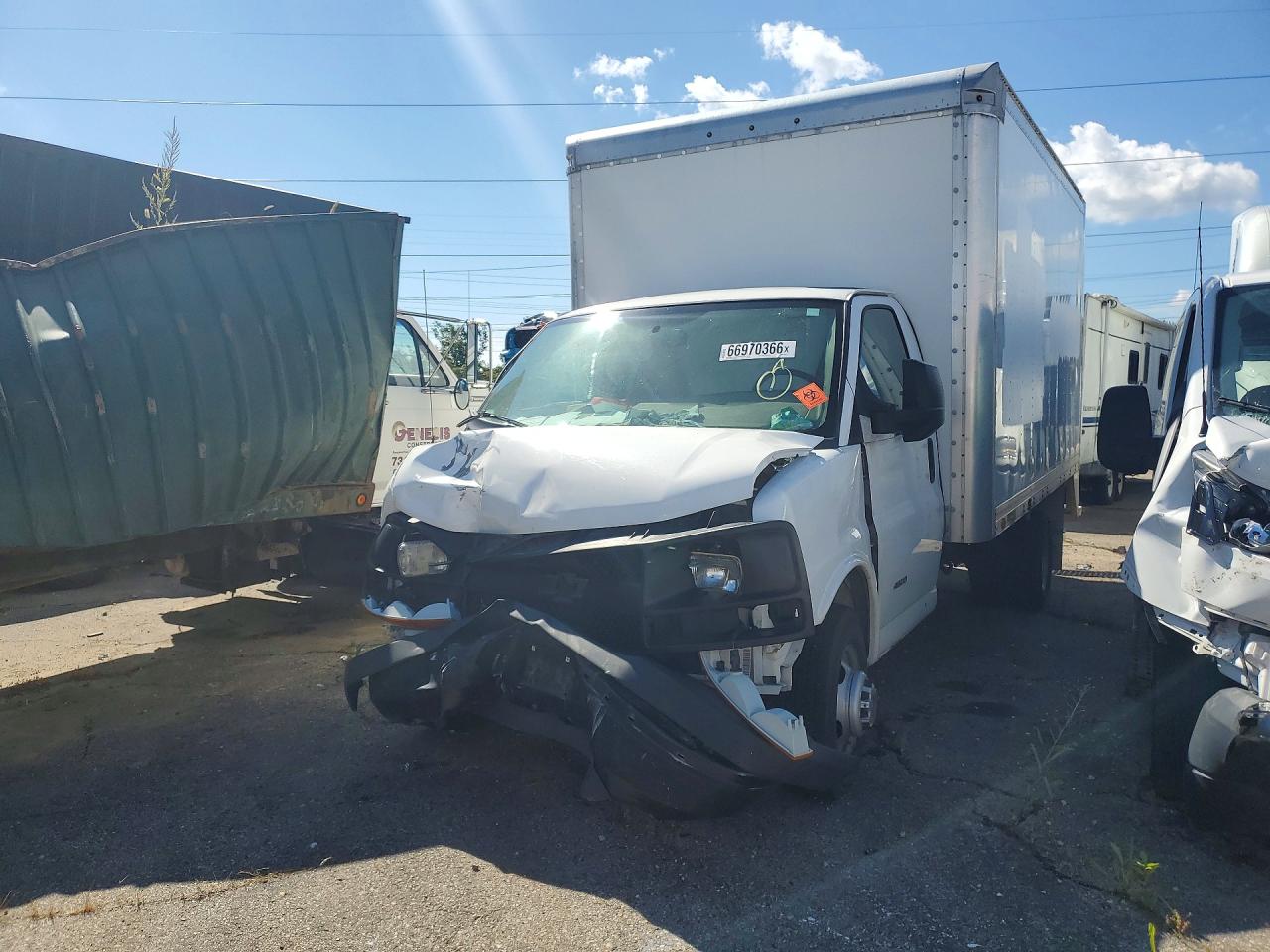 2016 CHEVROLET EXPRESS BOX TRUCK | 1GB6GUCG9G1126470 | UPCARS