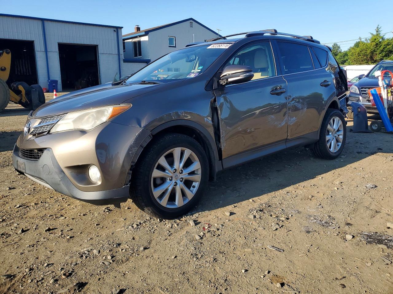 2015 TOYOTA RAV4 LIMITED | JTMDFREV8FD137326 | UPCARS