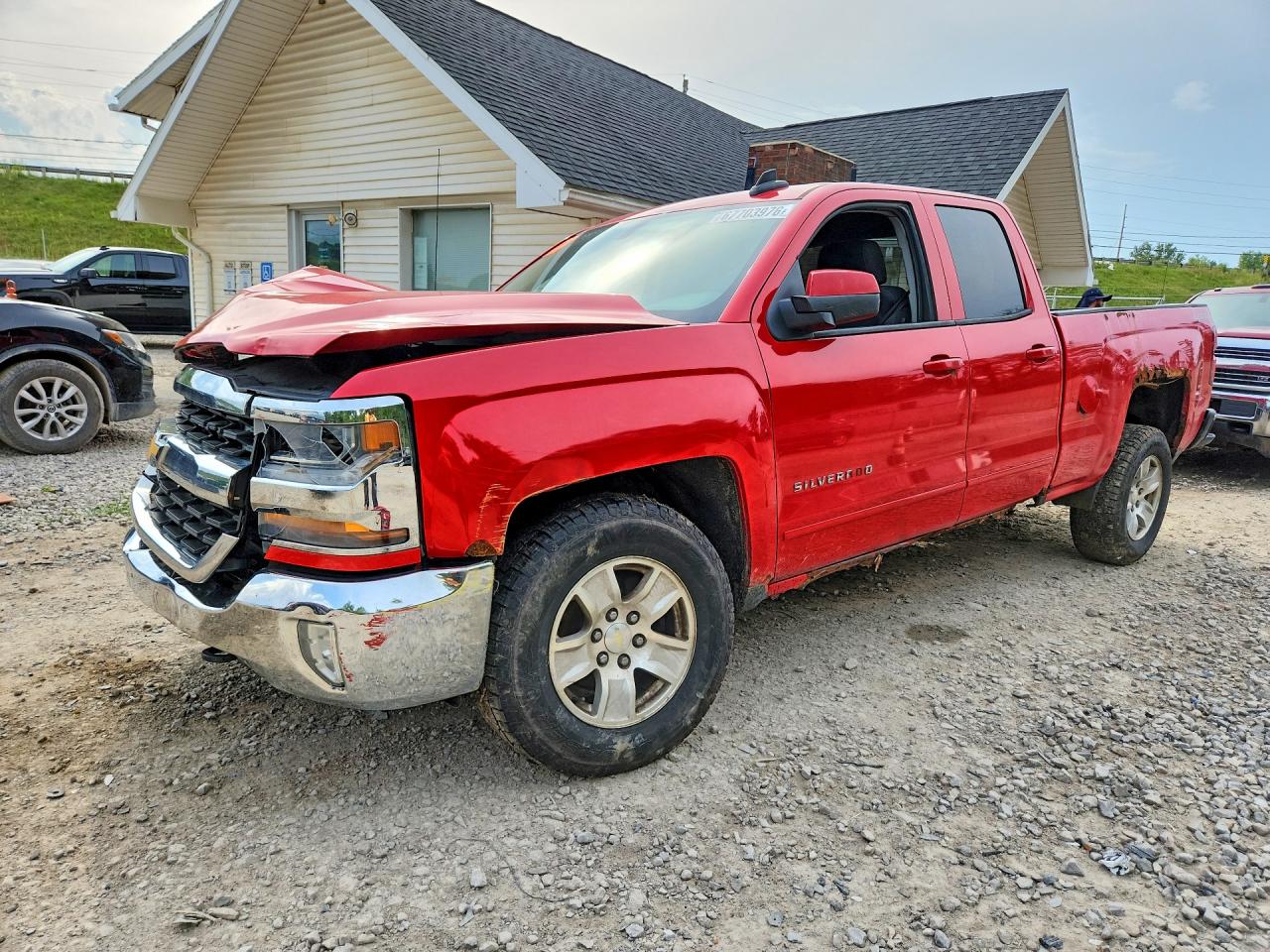 2016 CHEVROLET SILVERADO K1500 LT | 1GCVKREC0GZ165396 | UPCARS