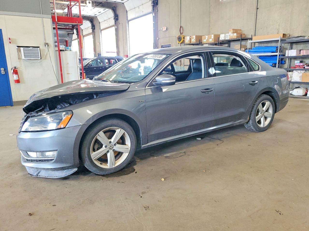 2015 VOLKSWAGEN PASSAT S | 1VWAS7A32FC113484 | UPCARS