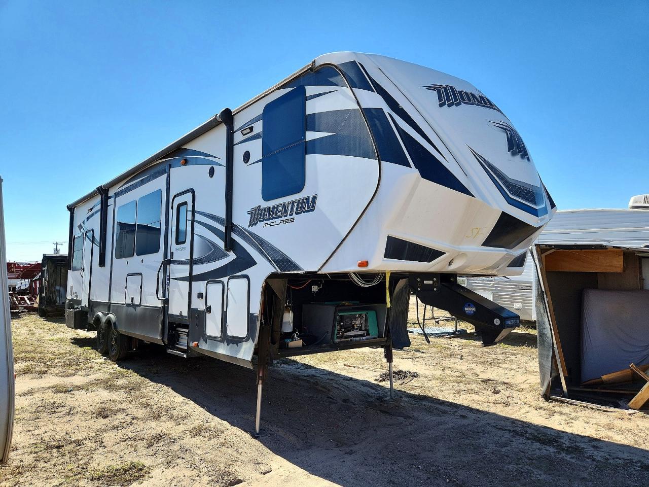 2016 GRAND DESIGN MOMENTUM CAMPER | 573FM4026G1202247 | UPCARS