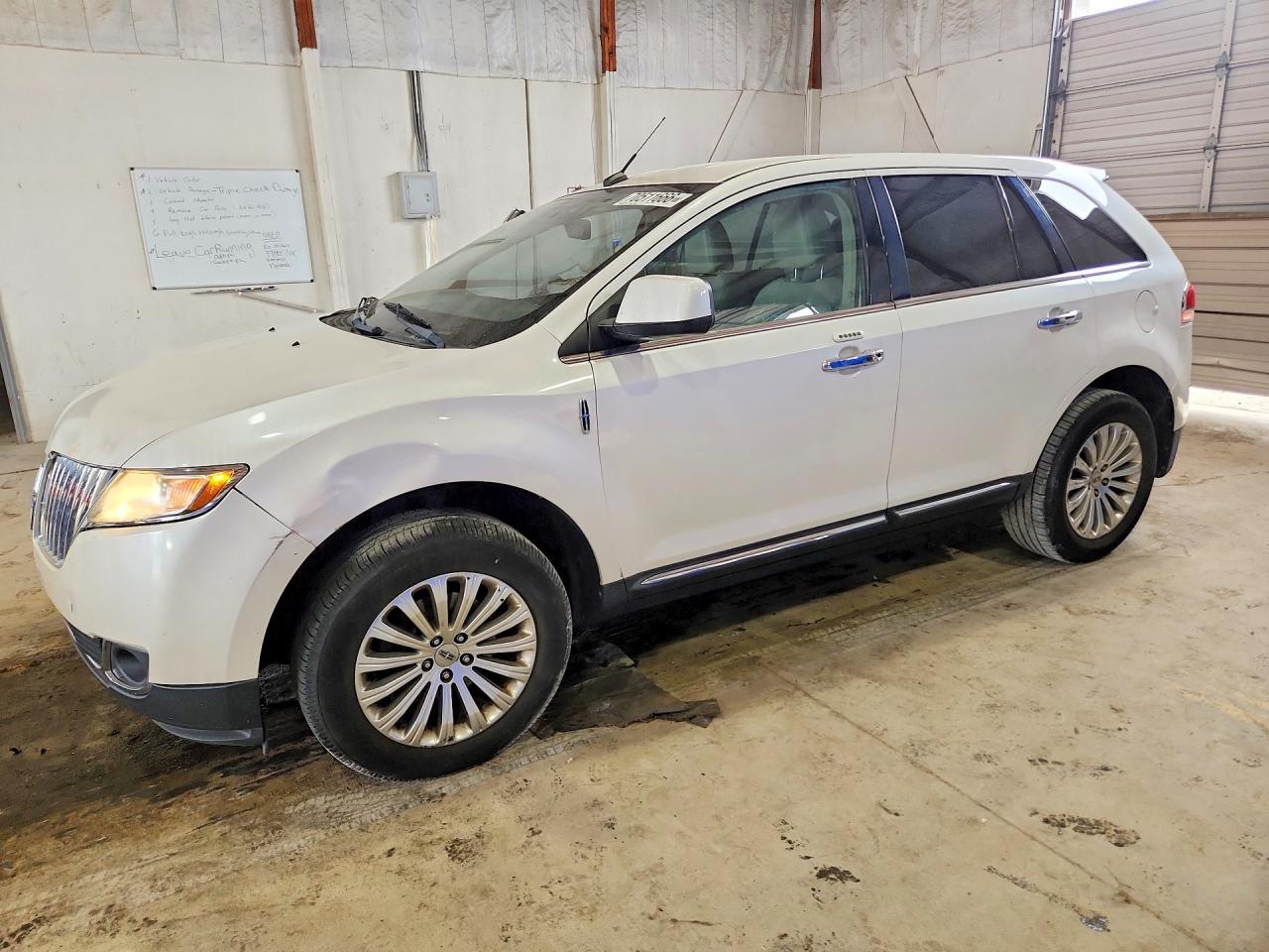 2011 LINCOLN MKX | 2LMDJ6JK5BBJ02445 | UPCARS