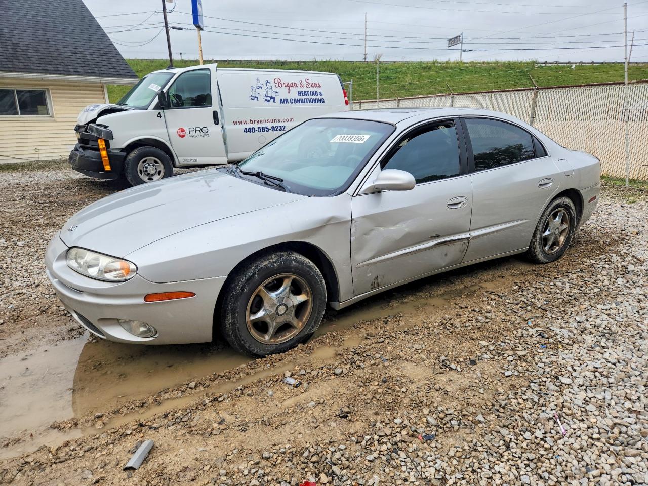 2002 OLDSMOBILE AURORA | 1G3GR64H824123306 | UPCARS