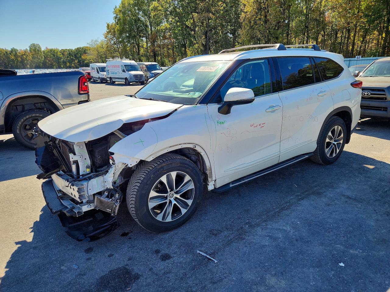 2021 TOYOTA HIGHLANDER XLE | 5TDGZRBH4MS135092 | UPCARS