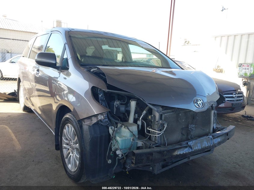 2015 TOYOTA SIENNA XLE 8 PASSENGER | 5TDYK3DC4FS680493 | UPCARS