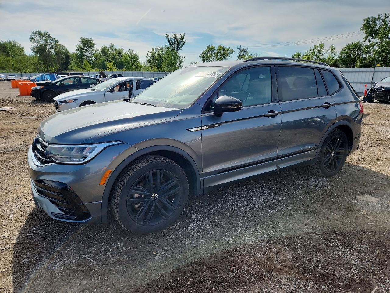 2023 VOLKSWAGEN TIGUAN SE R-LINE BLACK | 3VVCB7AX4PM142095 | UPCARS