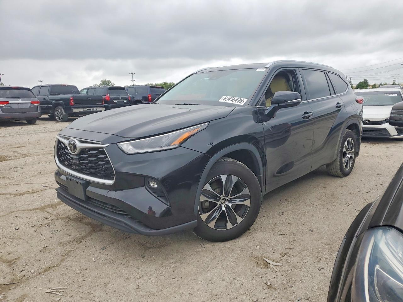 2021 TOYOTA HIGHLANDER XLE | 5TDGZRBH3MS543079 | UPCARS