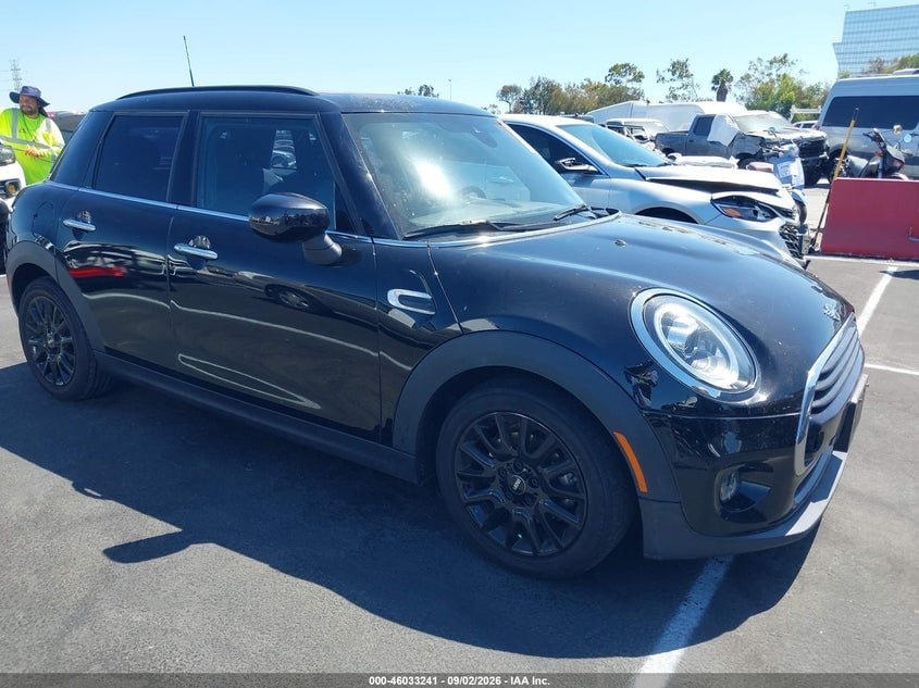 2021 MINI HARDTOP COOPER | WMWXU7C02M2P48490 | UPCARS