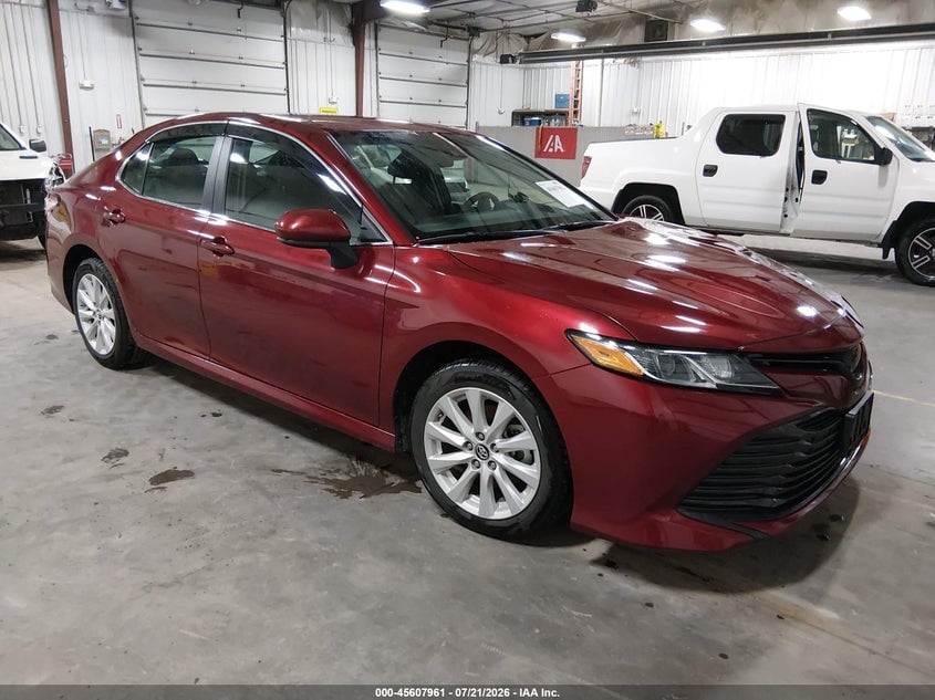 2018 TOYOTA CAMRY LE | 4T1B11HKXJU662630 | UPCARS