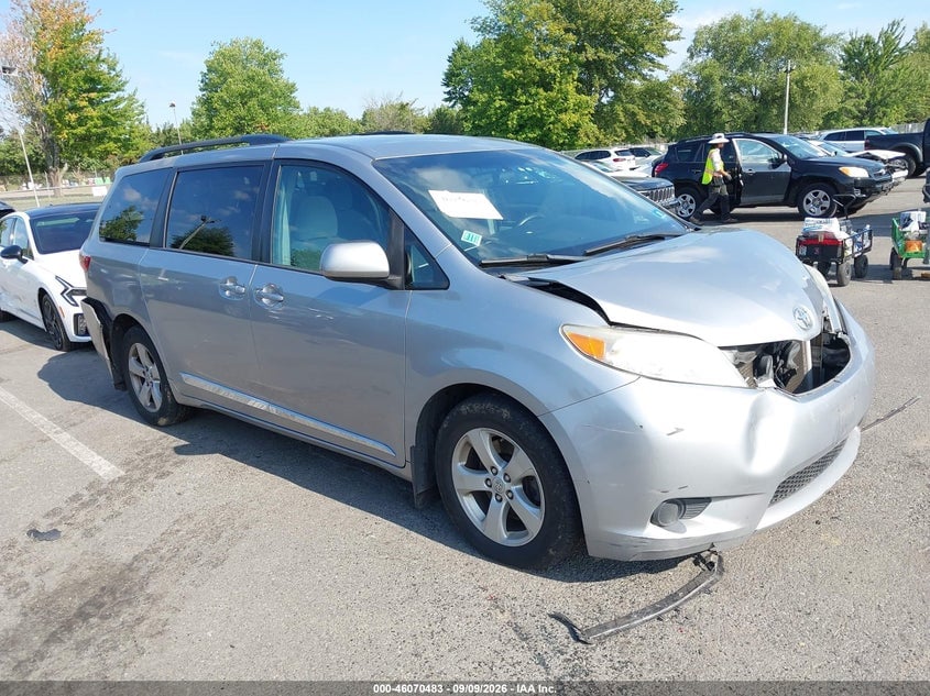 2017 TOYOTA SIENNA LE 8 PASSENGER | 5TDKZ3DCXHS793837 | UPCARS