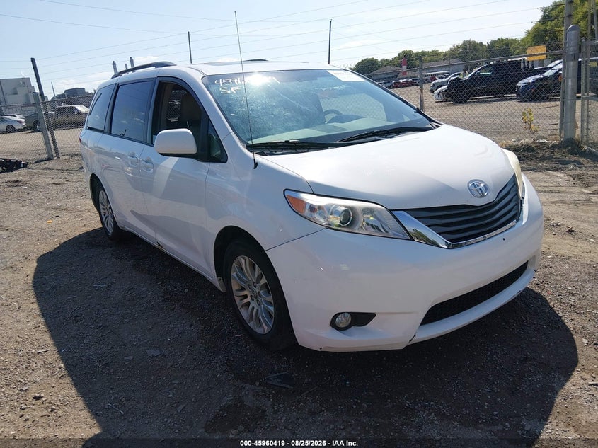 2013 TOYOTA SIENNA XLE V6 8 PASSENGER | 5TDYK3DC4DS335185 | UPCARS