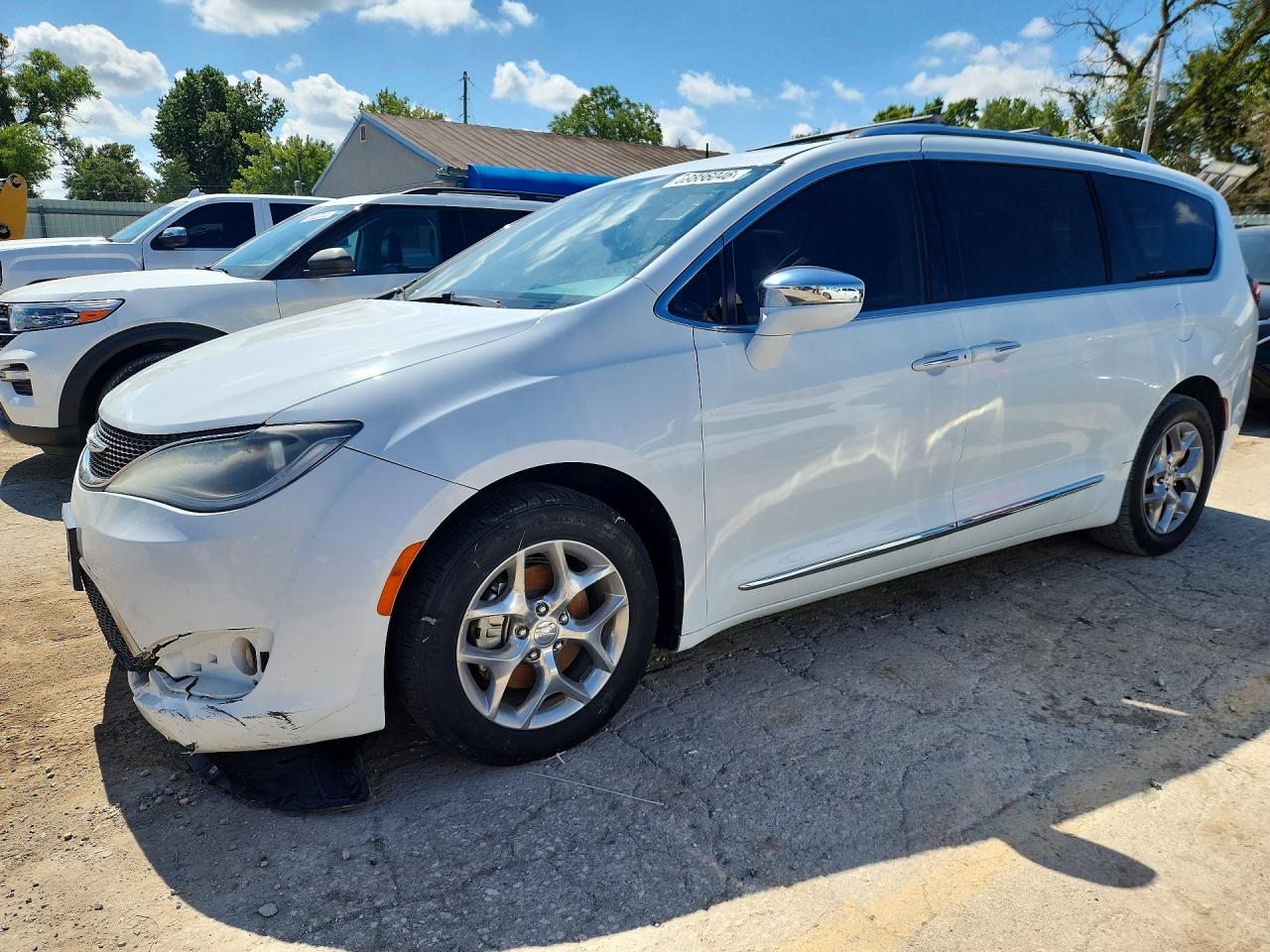 2018 CHRYSLER PACIFICA LIMITED | 2C4RC1GG1JR273821 | UPCARS