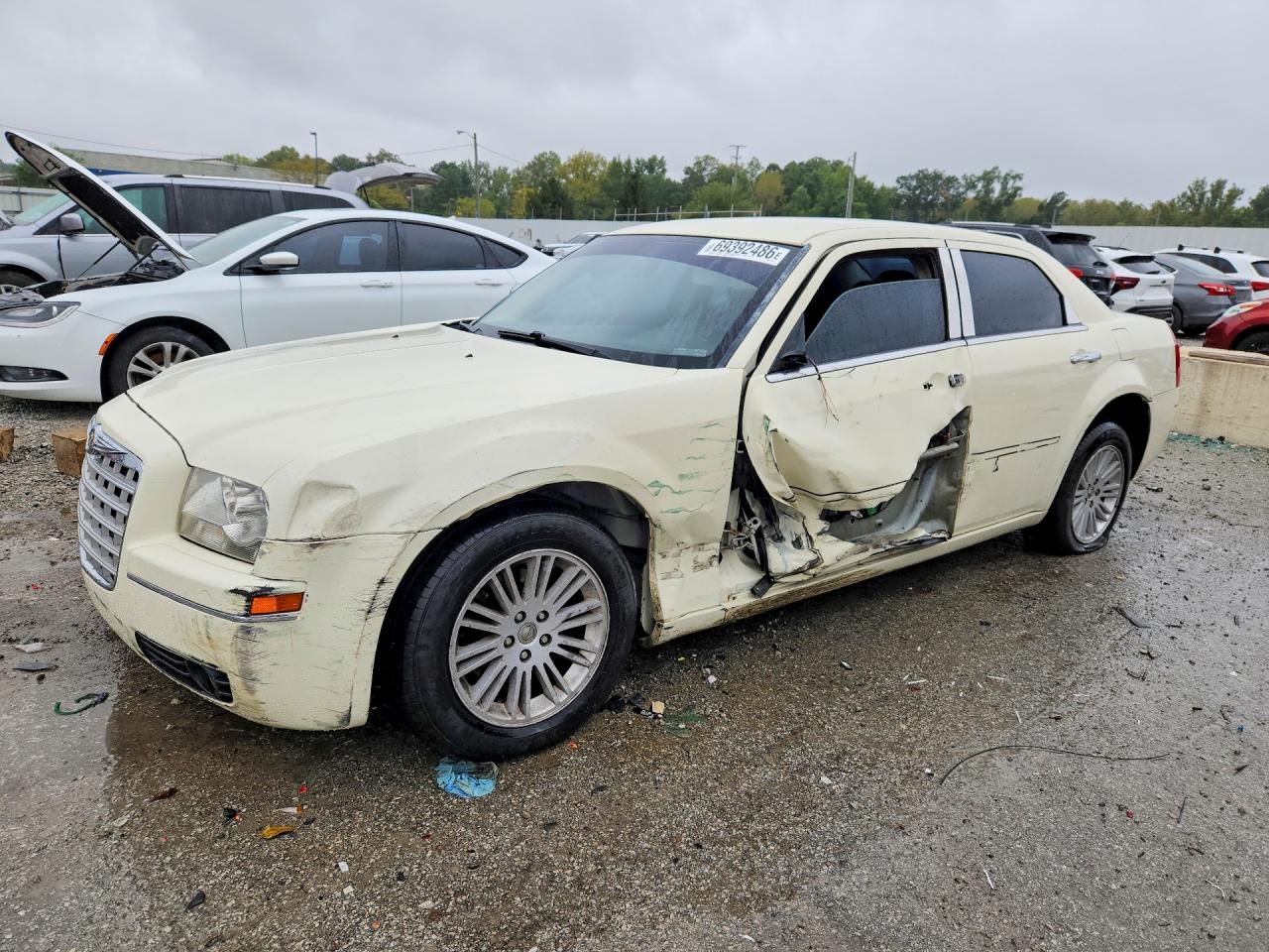 2010 CHRYSLER 300 TOURING | 2C3CA5CV5AH326117 | UPCARS
