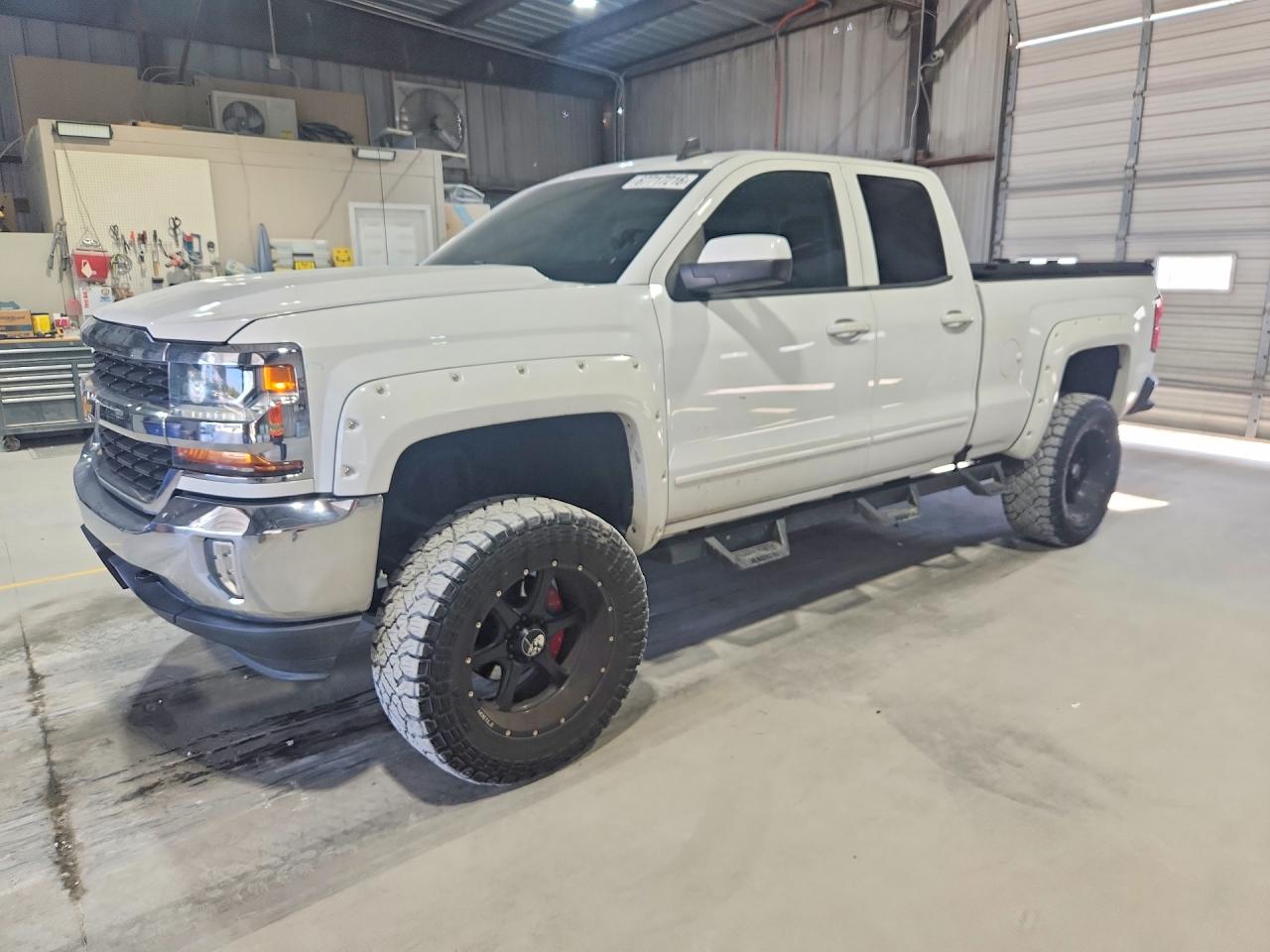 2017 CHEVROLET SILVERADO K1500 LT | 1GCVKREC5HZ399163 | UPCARS