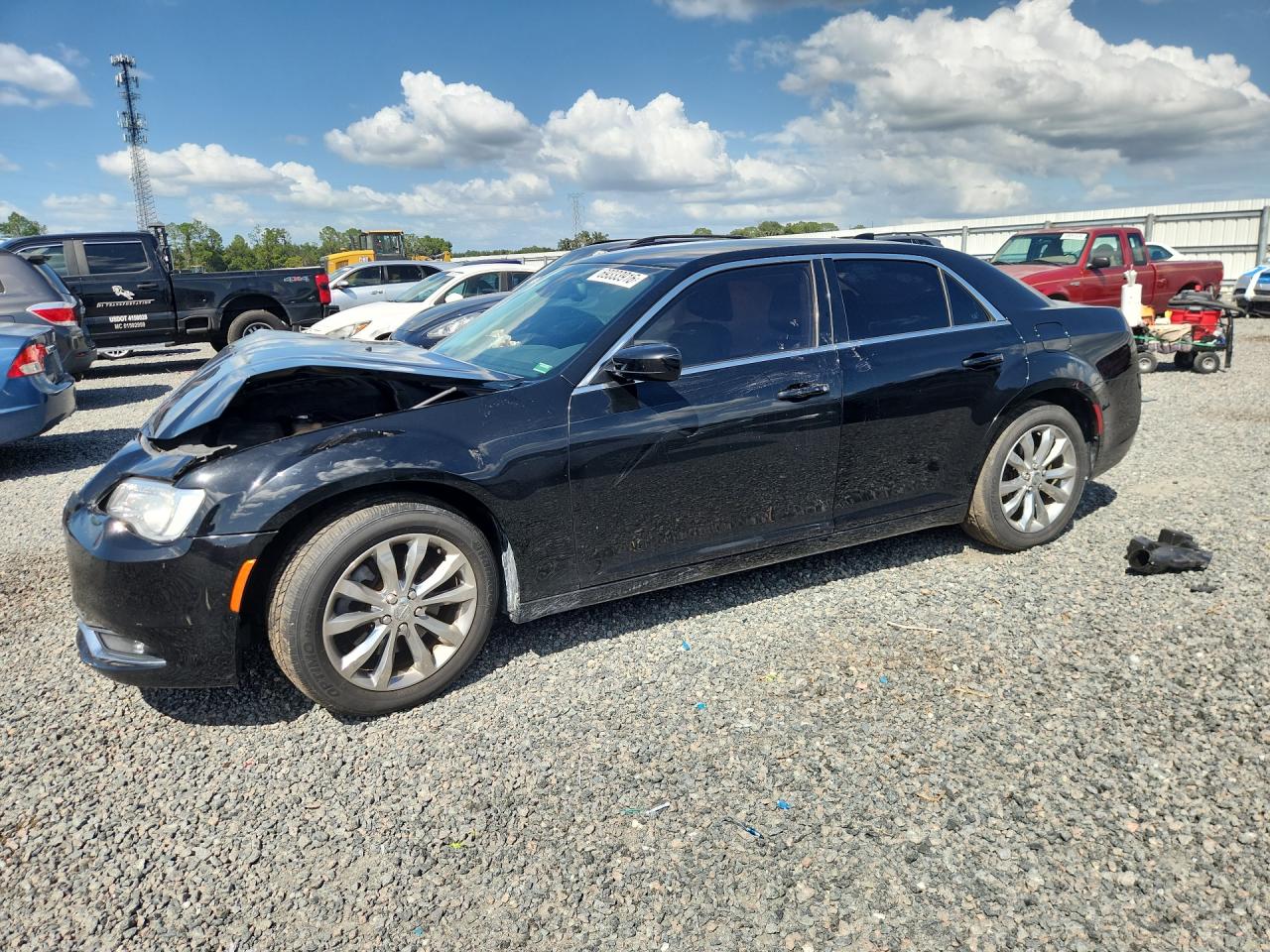 2015 CHRYSLER 300 LIMITED | 2C3CCARG6FH760811 | UPCARS