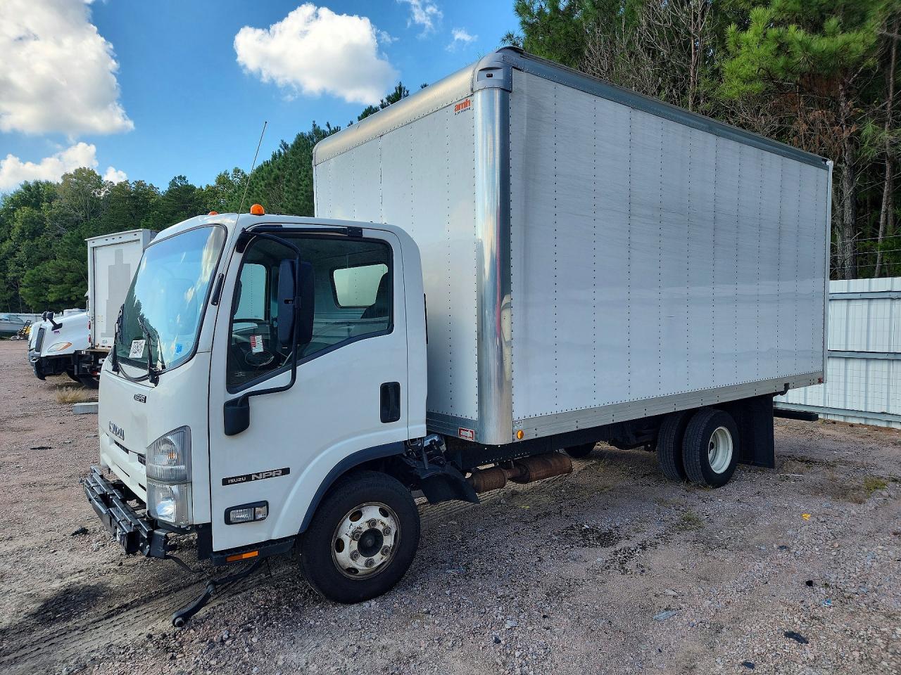 2015 ISUZU NPR BOX TRUCK | 54DB4W1B3FS807590 | UPCARS