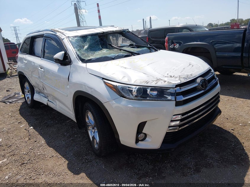 2018 TOYOTA HIGHLANDER LIMITED | 5TDDZRFH0JS911873 | UPCARS