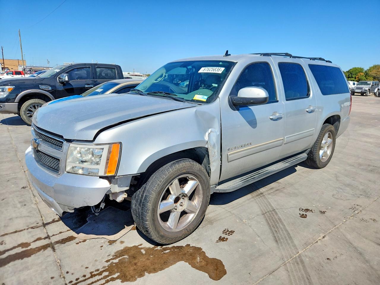 2011 CHEVROLET SUBURBAN C1500 LT | 1GNSCJE03BR159244 | UPCARS