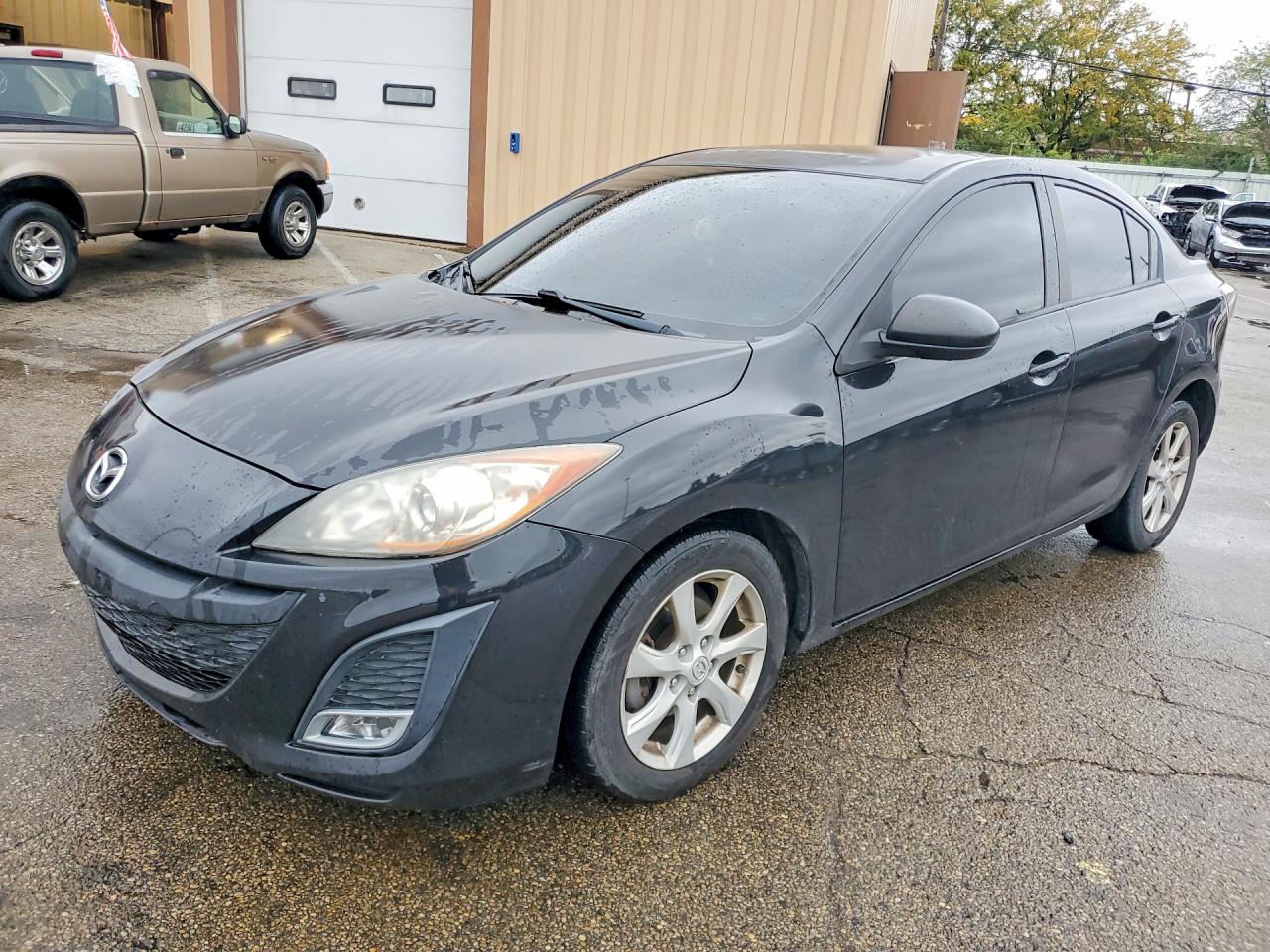 2011 MAZDA 3 I | JM1BL1VF4B1360744 | UPCARS