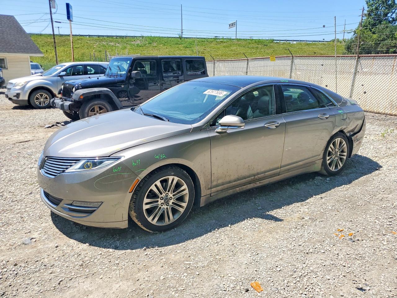 2016 LINCOLN MKZ | 3LN6L2J93GR618557 | UPCARS