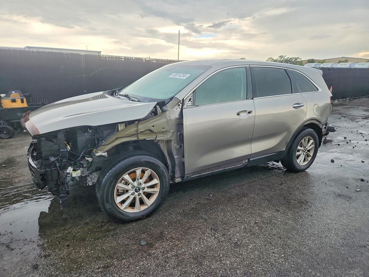 2019 KIA SORENTO L | 5XYPG4A39KG529809 | UPCARS