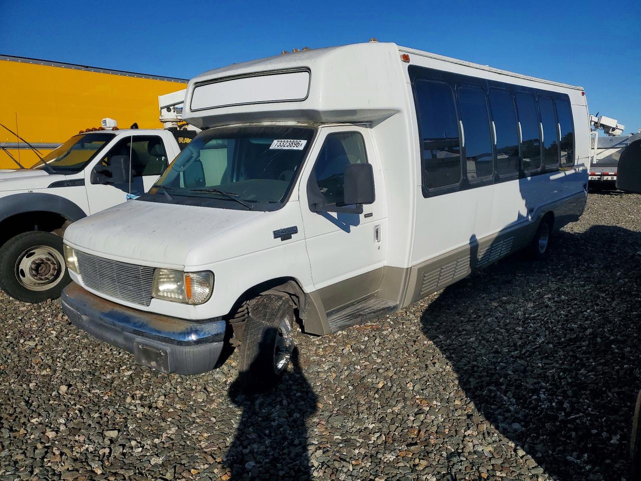 2004 FORD ECONOLIN E450 SUPER DUTY CUTAWAY VAN | 1FDXE45P54HB18271 | UPCARS