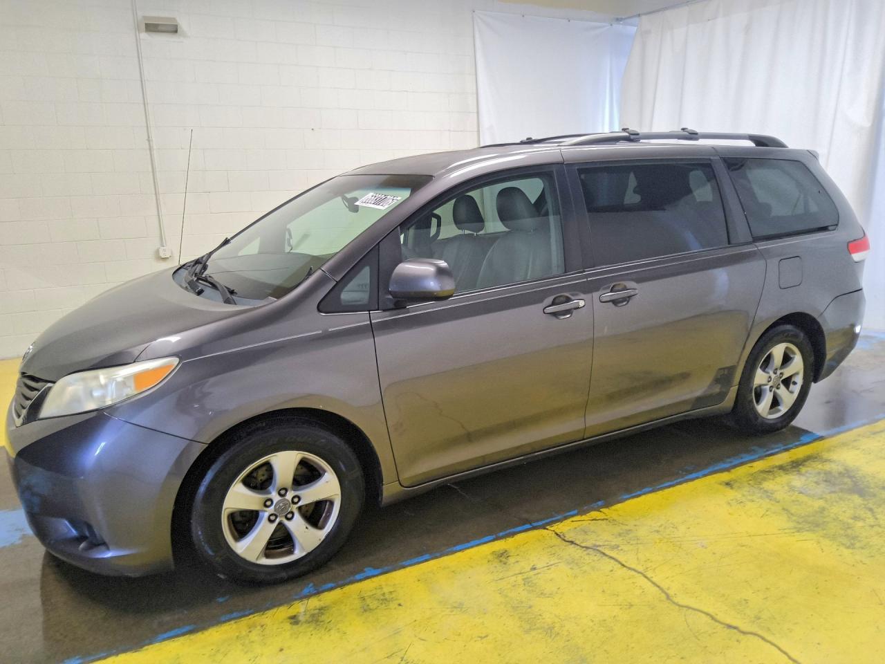 2011 TOYOTA SIENNA LE | 5TDKK3DCXBS004713 | UPCARS
