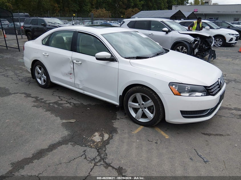 2015 VOLKSWAGEN PASSAT 2.0L TDI SE | 1VWBV7A3XFC087437 | UPCARS