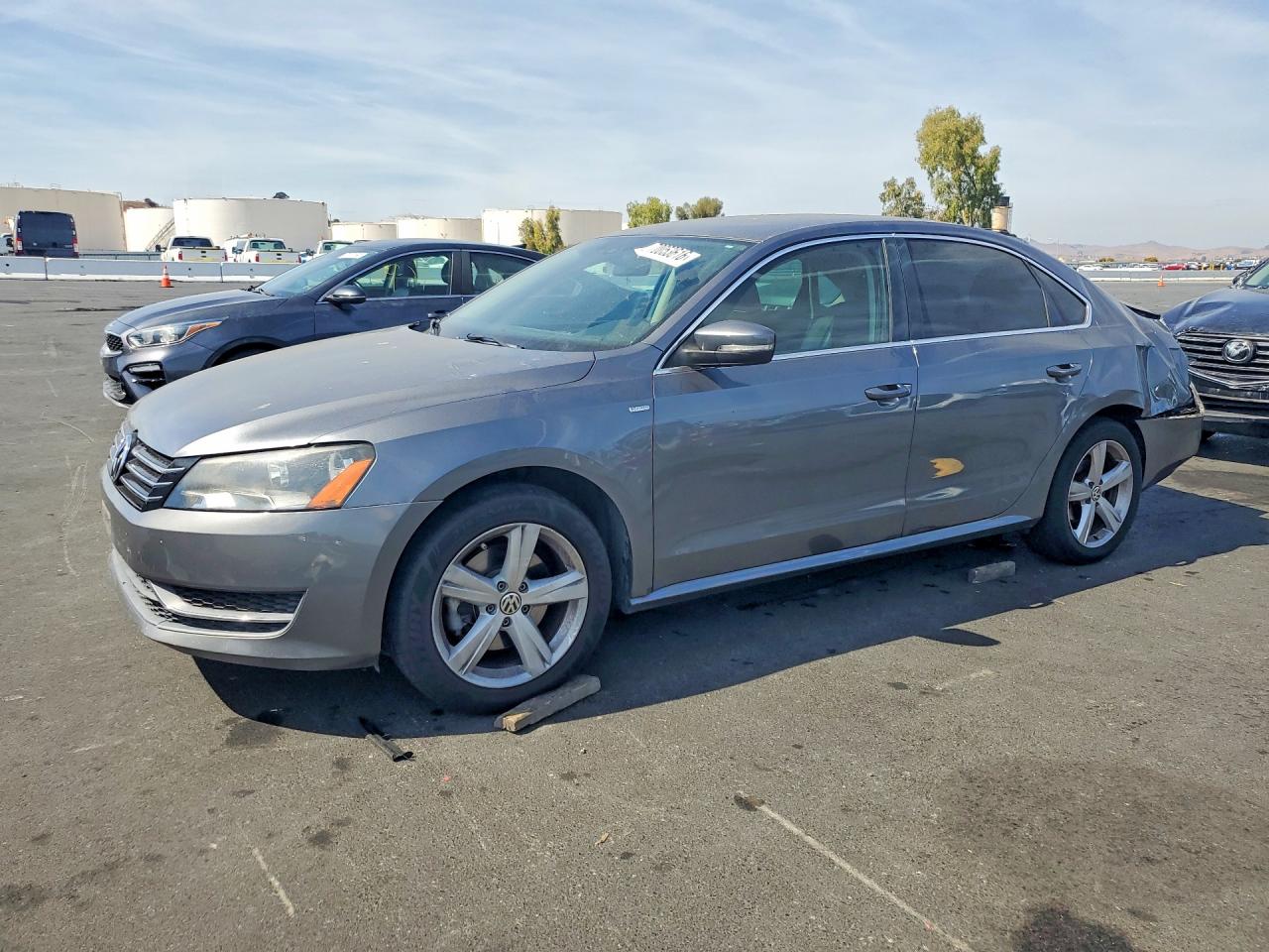 2014 VOLKSWAGEN PASSAT S | 1VWAS7A32EC048280 | UPCARS