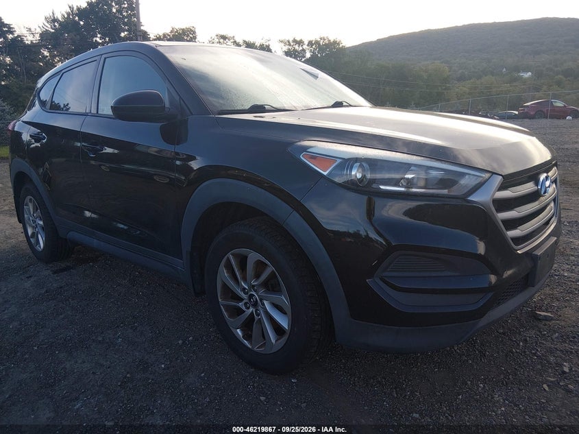 2018 HYUNDAI TUCSON SE | KM8J2CA43JU780874 | UPCARS