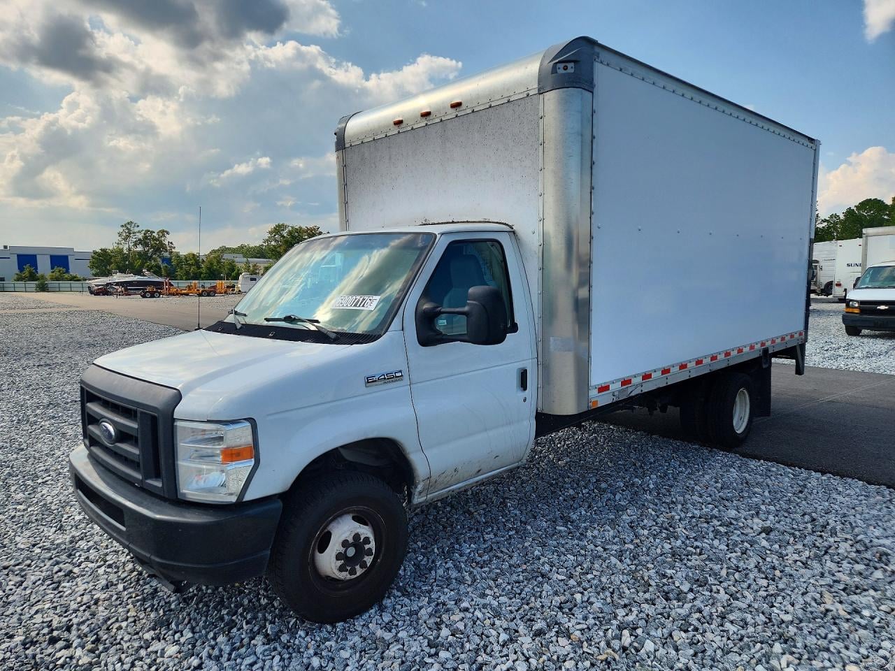 2019 FORD ECONOLINE BOX TRUCK | 1FDXE4FS9KDC42504 | UPCARS